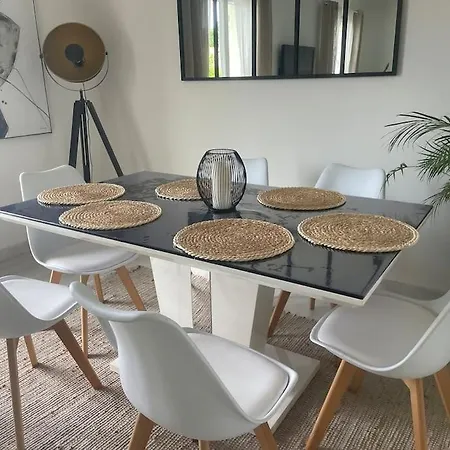 Lomali Maison Familiale Climatisee Piscine ヴィラ Loupes