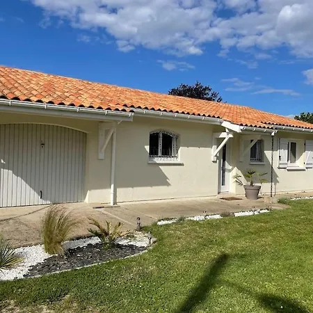 Lomali Maison Familiale Climatisee Piscine Villa *