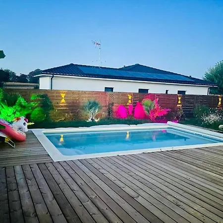 Lomali Maison Familiale Climatisee Piscine *